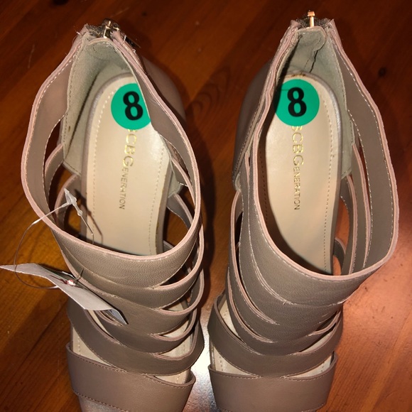 NWT BCBGeneration Heels - Picture 4 of 5